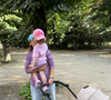 Dans un premier cliché, nous pouvons la voir avec sa fille dans les bras et son petit garçon dans sa poussette. Alors que le petit Ismaël était à l’abri du soleil, Sonia Mabrouk n’a pas oublié les casquettes pour sa fille et elle-même. 

Sonia Mabrouk en sortie avec ses enfants Soraya et Ismaël - Instagram