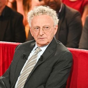 Exclusif - Nelson Monfort - Enregistrement de l'émission "Vivement dimanche" au studio Gabriel, présentée par M.Drucker, et diffusée sur France 3 le 22 juin 2025. 
© Guillaume Gaffiot / Bestimage