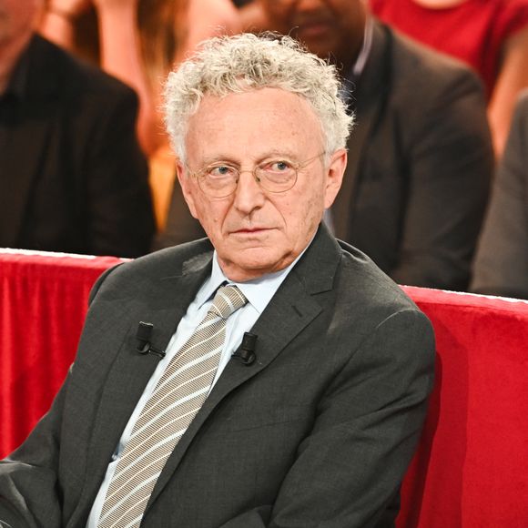 Exclusif - Nelson Monfort - Enregistrement de l'émission "Vivement dimanche" au studio Gabriel, présentée par M.Drucker, et diffusée sur France 3 le 22 juin 2025. 
© Guillaume Gaffiot / Bestimage