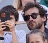 De leur union sont nés Marius et Rosa, respectivement 9 ans et 7 ans.
Martin Kretz et ses enfants - Célébrités dans les tribunes des Internationaux de France de tennis de Roland Garros 2024 à Paris. Le 5 juin 2024
© Moreau-Jacovides / Bestimage