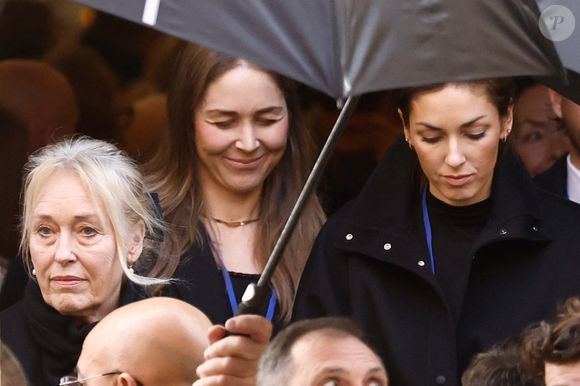 Anne-Line Bjerkan (femme de Nicolas-Jacques Charrier), Anna Charrier (fille de Nicolas-Jacques Charrier), Théa Charrier (fille de Nicolas-Jacques Charrier, petite fille de Brigitte Bardot) - Sorties des obsèques de Brigitte Bardot en l'église Paroissiale Notre-Dame-de-l'Assomption de Saint-Tropez, France, le 7 janvier 2026.  © Jacovides-Moreau/Bestimage