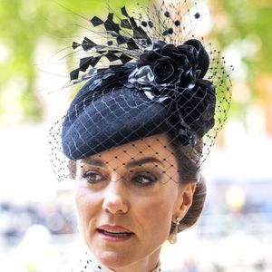 Londres, ROYAUME-UNI – Membres de la famille royale et hommes politiques arrivent pour un service de remerciement marquant le 80e anniversaire du jour de la Victoire en Europe (VE Day) à l’abbaye de Westminster.

Sur la photo : Catherine (Kate) Middleton, princesse de Galles