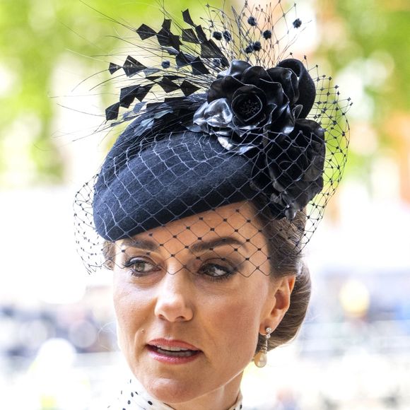 Londres, ROYAUME-UNI – Membres de la famille royale et hommes politiques arrivent pour un service de remerciement marquant le 80e anniversaire du jour de la Victoire en Europe (VE Day) à l’abbaye de Westminster.

Sur la photo : Catherine (Kate) Middleton, princesse de Galles