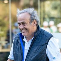 Michel Platini a 70 ans : “panorama sur la Grande Bleue”, resto… Sa nouvelle vie dans un petit port de pêche du Sud où il profite de la vie