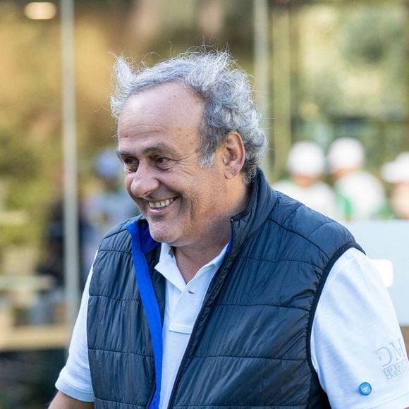 La nouvelle vie de Michel Platini dans le Sud de la France

Michel Platini - Les légendes du football et du rugby participent au tournoi "Manville Legends Cup" sur le Golf du Domaine de Manville aux Baux-de-Provence. © Stéphanie Gouiran / Panoramic / Bestimage