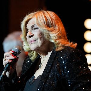 Et son fils est, semble-t-il, lui aussi, tout aussi génial, si l'on en croit les confidences de Nicoletta, dans la matinale de France Télévisions. "Je suis très heureuse, parce qu'il prend soin de moi, a assuré l'artiste de 81 ans. C'est formidable !"

Exclusif - Nicoletta - 11e édition de la "Nuit de la déprime" aux Folies Bergère à Paris le 6 octobre 2026. © Anne-Sophie Guebey / Bestimage