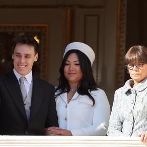 Louis Ducruet et sa femme Marie, La princesse Stéphanie de Monaco - La famille princière de Monaco au balcon du palais, à l'occasion de la Fête Nationale de Monaco. Le 19 novembre 2023 © Dominique Jacovides-Bruno Bebert / Bestimage