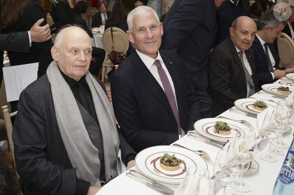 Laurent Petitgirard et Loïc Mizon, Eric Trappier - Dîner de La Revue des Deux Mondes au Cercle Interalliée avec en invité d’honneur Gerald Darmanin, Paris, France, le 3 novembre 2025. Les salons du Cercle Interallié ont fait salle comble ce soir-là, réunissant de nombreuses personnalités du monde de la politique, des affaires, du droit, de la culture ou encore de la diplomatie, venues écouter le garde des Sceaux. 
© Jack Tribeca / Bestimage