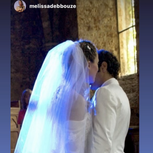 Melissa Theuriau et Jamel Debbouze se sont mariés le 7 mai 2008.  

Jamel Debbouze partage une photo de sa femme Melissa Theuriau, un souvenir de leur mariage qui date d'il y a 17 ans.