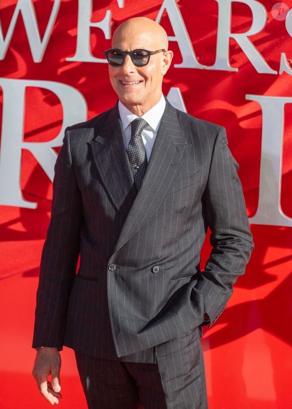 Aujourd’hui, il circule sur les plateformes de seconde main.

Stanley Tucci lors de la première européenne du film "Le diable s'habille en Prada 2" qui a eu lieu le 22 avril 2026 au cinéma Cineworld Leicester Square à Londres, Angleterre, Royaume-Uni.

STARMAX / BESTIMAGE