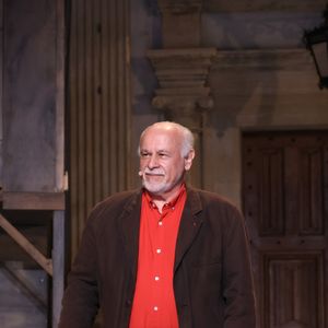 Exclusif - Francis Perrin lors de la 30ème édition, du lundi 6 au samedi 11 juillet, le Festival de la Correspondance de Grignan célèbre les 400 ans de la naissance de Madame de Sévigné, à travers une lecture-spectacle et un opéra imaginé spécialement pour l’évènement, à Grignan, France, le 11 juillet 2026. © Jack Tribeca/Bestimage