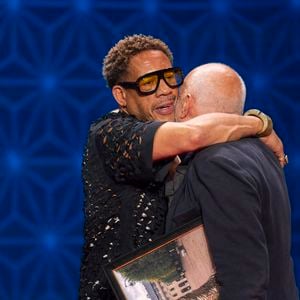 Exclusif - Stéphanie Murat, JoeyStarr (Joey Starr) et François Berléand lors des surprises pour l'enregistrement de l'émission "La Boîte à secrets", présentée par F.Bollaert et diffusée le 26 septembre 2025 sur France 3, dans les studios du Lendit à Saint-Denis, Seine Saint-Denis, France, le 8 septembre 2025. © Pierre Perusseau/Bestimage