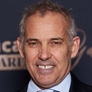 Et, comme le rappelle Télé-Loisirs, si Paul Belmondo s'est surtout fait un nom dans le sport automobile, "notamment avec ses deux saisons dans le championnat roi de la Formule 1 et ses nombreuses participations à la course mythique des 24 heures du Mans", sa participation à Demain nous appartient ne sera pas pour autant sa première expérience en tant qu'acteur.

Paul Belmondo - Photocall de la première édition du "You Care Charity Gala" en faveur de la cause animale et de l'environnement au Cercle Interalliée à Paris le 3 décembre 2024.  © Cyril Moreau/Bestimage