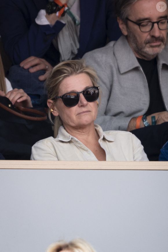 Anne-Elisabeth Lemoine en tribunes lors de la finale messieurs des Internationaux de France de Tennis de Roland Garros 2025 (jour 15), à Paris, France, le 8 juin 2025. © Cyril Moreau/Bestimage