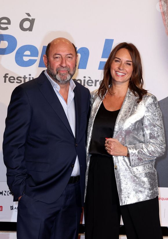 Kad Merad et sa femme Julia Vignali - Photocall de la cérémonie d'ouverture du 17ème Festival Lumière à la Halle Tony Garnier à Lyon, le 11 octobre 2025.
© Dominique Jacovides / Bestimage