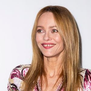 Elle préfère rester éloignée des réseaux sociaux pour préserver son bien-être.

Vanessa Paradis - Photocall du défilé de mode Femmes prêt-à-porter automne-hiver 2024/2025 "Chanel" lors de la fashion week de Paris le 5 mars 2024. © Olivier Borde / Bestimage