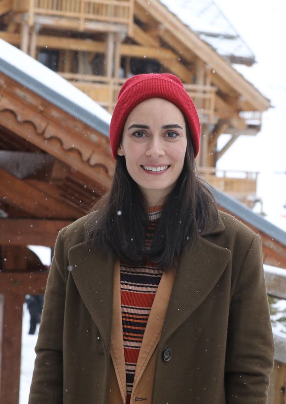 Melisa Sözen pour le film "Damien veut le monde" - Photocall lors du 22ème Festival International du Film de Comédie de l'Alpe d'Huez, le 17 janvier 2019. © Dominique Jecovides / Bestimage