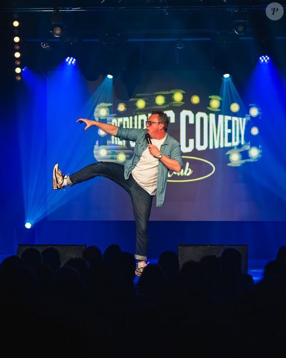 En effet, l'humoriste a dirigé un magasin de l'enseigne Grand Frais et a été à l'âge de 23 ans directeur d'un magasin, une expérience qui a profondément marqué sa vision du monde et nourri son écriture comique.

Yann Guillarmé Instagram