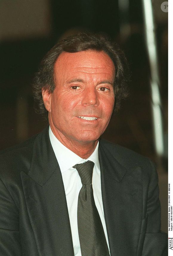 Julio Iglesias au World Music Awards en 1997. 

Photo : Mario Brenna / Bestimage