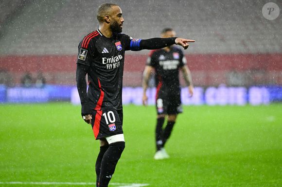 Le méfait a eu lieu samedi soir lors du match entre l’Olympique lyonnais et le SCO Angers

Alexandre Lacazette - L'OGC Nice reçoit l'Olympique Lyonnais dans le cadre la 25e journée de Ligue 1 Mcdonald's. William Cannarella / PsnewZ / Bestimage
