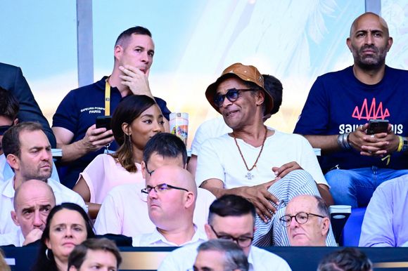 Il est aussi amateur de rugby et n'a pas été déçu avec la finale du Top 14 opposant le Stade Toulousain à l'Union Bordeaux-Begles (UBB)

Yannick Noah et sa compagne Malika lors de la finale du Top 14 de rugby français entre le Stade Toulousain (Toulouse) et l'Union Bordeaux-Begles (UBB) au Stade de France à Saint-Denis. Le 28 juin 2025. © Dante Badano/PsnewZ/Besti