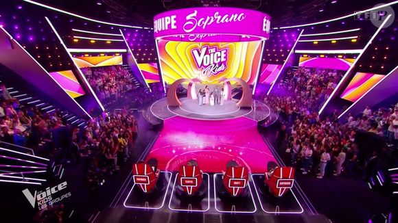 Les coachs Patrick Fiori, Santa, Soprano et M. Pokora, accompagnés de Nikos Aliagas et Karine Ferri, ont vu défiler des talents exceptionnels, dont Charlotte, Ninon et Myriam. 

The Voice Kids 2025 samedi 20 septembre 2025 © TF1