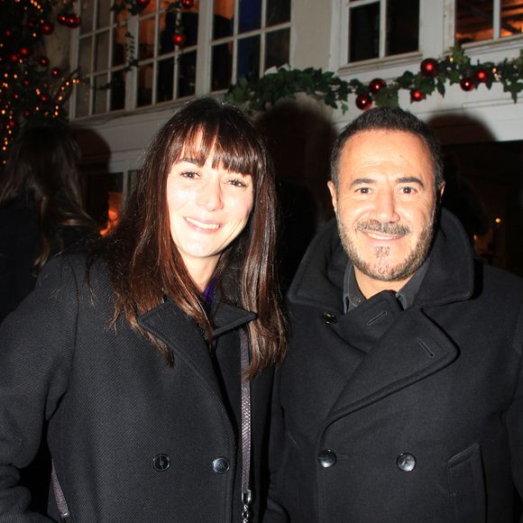 Exclusif - José Garcia et sa nouvelle compagne Camille - José Garcia sort d'un restaurant italien après la première du film "Le Torrent" à Paris le 24 novembre 2022.

© Philippe Baldini / Bestimage