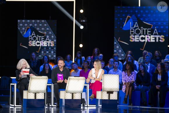 Exclusif - Lorie (Laure Pester), Kamel Ouali et Michèle Torr lors de l'enregistrement de l'émission "La Boîte à secrets", présentée par F.Bollaert et diffusée le 3 octobre 2025 sur France 3, dans les studios du Lendit à Saint-Denis, Seine Saint-Denis, France, le 9 septembre 2025. © Pierre Perusseau/Bestimage