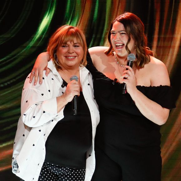 Exclusif - Michèle Bernier et sa fille Charlotte Gaccio lors de l'enregistrement de l'émission "Famille je vous aime" présentée par M. Drucker et qui sera diffusée le 13 juin 2025 sur France 3, aux Studios rive gauche à Paris, France, le 14 avril 2025. © Clovis-Gaffiot/Bestimage
