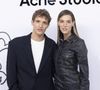 Invitée sur le plateau de "C à vous", Charlotte Cardin est revenue sur sa relation avec Aliocha Schneider, son compagnon depuis huit ans. Leur histoire d’amour est née sous le signe de la musique… et d’un coup de pouce inattendu...

Aliocha Schneider et sa compagne Charlotte Cardin - Photocall du défilé de mode Femmes Printemps/Été 2025 "Acne Studio" lors de la fashion week de Paris. Le 25 septembre 2024 © Olivier Borde / Bestimage