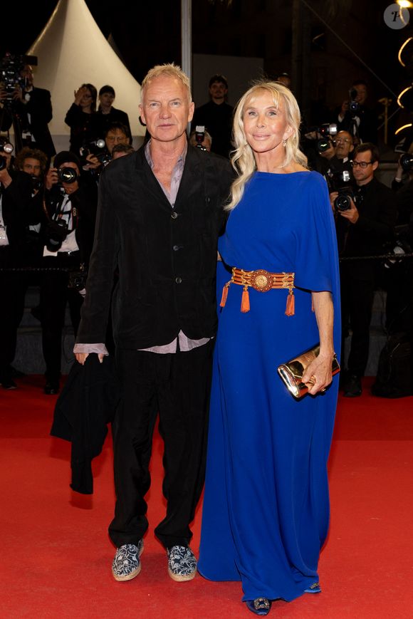 "J'ai prévenu mes six enfants qu'ils n'auront que peu d'argent, car nous le dépensons. Nous avons beaucoup d'engagements. Je ne leur léguerai pas de fonds de placements, qui seraient comme des albatros autour de leur cou."

Sting et sa femme Trudie Styler à la montée des marches du film lors du 77ᵉ Festival à Cannes. Le 21 mai 2024 © Jacovides-Moreau / Bestimage