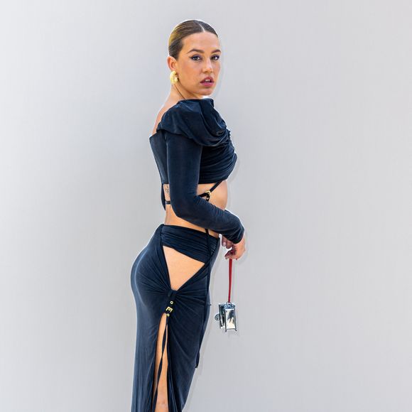 Si la star affichait déjà un corps sculpté, pour cette production, Adèle Exarchopoulos a misé sur une transformation physique notable. 

Adèle Exarchopoulos au photocall du défilé Jacquemus collection "Le chouchou" automne-hiver 2023/2024, même si la marque est désormais déconnectée du traditionnel calendrier de la mode et livre des collections qui ne sont plus liées aux saisons, au château de Versailles, France, le 26 juin 2023. © Olivier Borde/Bestimage