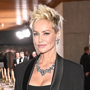Alors qu'elle file le parfait amour avec Marc Lavoine, Adriana Karembeu traverse une période très sombre avec son ex-mari, Aram Ohanian.

Adriana Karembeu à la soirée du Beauty Ball 2026 au château de Bratislava, en Slovaquie© ProfiMedia/Bestimage