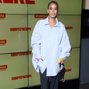 Amel Bent - Première du film "Ma Frère" à UGC Les Halles à Paris le 15 Decembre 2025. © Denis Guignebourg/Bestimage