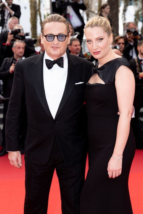 Benoît Magimel et sa femme Margot Pelletier (habillée par Alexis Mabille) - Montée des marches du film « L’Innocent » lors du 75ème Festival International du Film de Cannes. Le 24 mai 2022
© Cyril Moreau / Bestimage