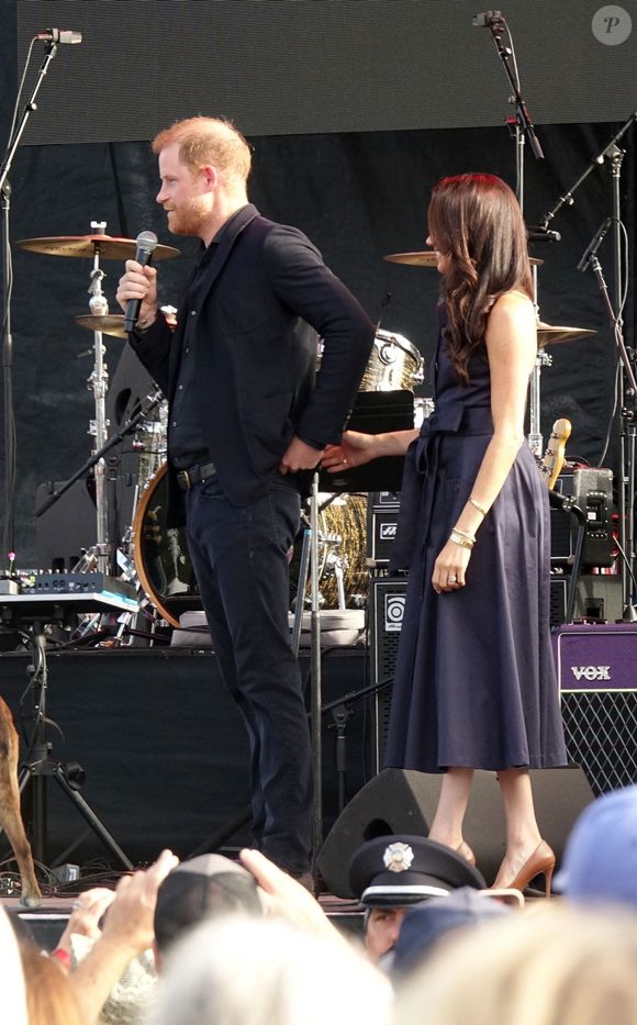 Santa Barbara, Californie. Le prince Harry (duc de Sussex) et son épouse Meghan sont apparus ensemble à l'événement One805 Live! au terrain de polo de Kevin Costner à Santa Barbara, en hommage aux premiers intervenants. Le couple est arrivé ensemble vers 17 h (20 septembre). 

© Backgrid USA / Bestimage
