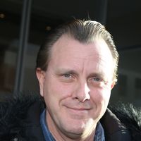 Loin de l’Hexagone, Claude François Jr. a choisi de s’installer dans une capitale européenne baignée de soleil presque toute l’année