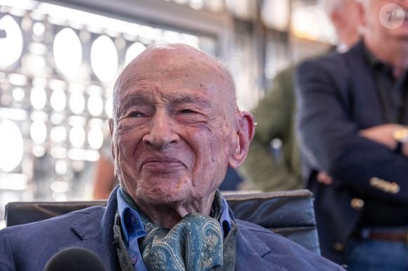 Edgar Morin fête son 103e anniversaire, à l'Institut du monde arabe, à Paris, France, le 9 juillet 2024.

Photo par Ammar Abd Rabbo/ABACAPRESS.COM