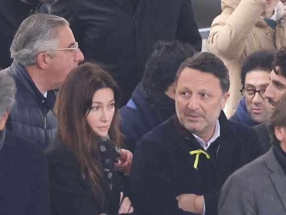 Mareva Galanter, L'animateur Arthur ( Jacques Essebag ) - Cérémonie d’hommage national aux victimes françaises des attaques terroristes du 7 octobre en Israël dans la cour d’honneur de l’Hôtel national des Invalides le 7 février 2024. 
© Dominique Jacovides / Bestimage