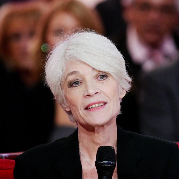 Il y a passé un mois après la mort de sa mère, Françoise Hardy

Francoise Hardy - Enregistrement de l'émission "Vivement Dimanche" le 30 octobre 2012 ©JLPPA / Bestimage