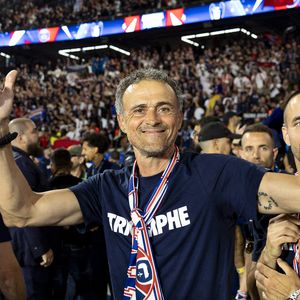 Les joueurs du PSG célèbrent leur titre de Champion d'Europe au Parc Des Princes à Paris, le 1er juin 2025 / © Cyril Moreau/Bestimage