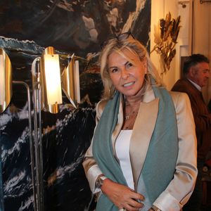 La maman d'Alexandre et de Victoire se souvient : "À l'époque, on tournait des gros primes et il y avait un marchand que je détestais, qui plus là... mais que je détestais. On m'oblige à tourner avec cette personne"

Exclusif - Caroline Margeridon - Soirée du 100ème anniversaire du Marché Biron sur le thème Brésilien aux Puces de Saint-Ouen le 25 septembre 2025.  © Philippe Baldini/Bestimage