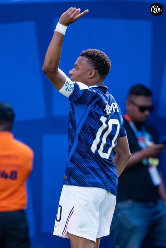Pour leur entrée en lice dans la Coupe du monde le 16 juin 2026, les Bleus ont battu le Sénégal sur le score de trois buts à un

Le Français Kylian Mbappé exulte après avoir inscrit le premier but de son équipe  - Match du groupe I « France - Sénégal (3-1) » lors de la Coupe du monde de la FIFA 2026 (FIFA World Cup 2026) le 16 juin 2026. © PsnewZ/Bestimage