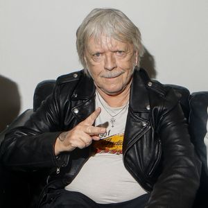 L'occasion pour l'artiste de se replonger dans ses souvenirs... Et rebondir sur le pire qui l'a particulièrement marqué.

Exclusif - Renaud (Renaud Séchan) - Backstage - Enregistrement de l'émission "La fête de la Chanson française" au Dôme à Paris, présentée par L.Thilleman et A.Manoukian, et diffusée le 22 décembre sur France 3
© C.Clovis-P.Perusseau / Bestimage