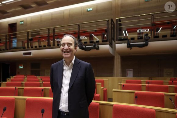 Xavier Niel, fondateur du groupe de télécommunications français Illiad, lors d'une audition devant une commission d'enquête parlementaire sur la concentration des médias, au Sénat, Paris, France. © Stéphane Lemouton/Bestimage
