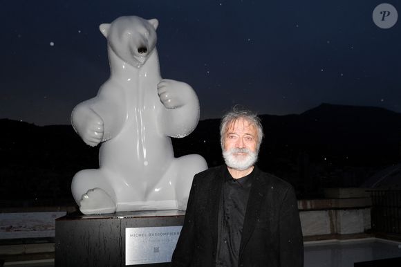 Son immense talent avait été récompensé par de nombreuses distinctions, dont la Légion d'honneur reçue en début d'année.

Rétro - Décès du sculpteur animalier Michel Bassompierre - Exclusif - No Tabloïds - Michel Bassompierre lors de la visite de l'exposition Les Géants des Glaces de M.Bassompierre au musée océanographique de Monaco le 10 avril 2024.

© Claudia Albuquerque / Bestimage