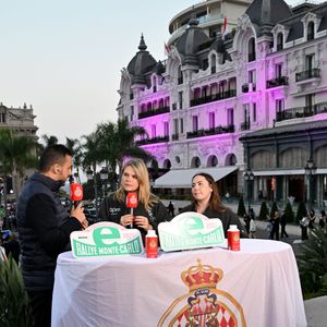 Camille Gottlieb, la fille de la princesse Stéphanie et de Jean Raymond Gottlieb, est au départ du 9ème E-Rallye de Monte-Carlo, en tant que co-pilote de son amie Margaux Grundstein au volant d'une volvo, sur la place du Casino à Monaco, le 15 octobre 2025. © Bruno Bebert / Bestimage