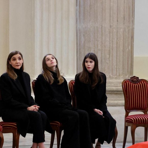 La princesse Clotilde Courau et ses filles les princesses Vittoria et Luisa - Veillée funèbre du prince Victor-Emmanuel de Savoie, en l'Eglise de Sant'Uberto à Turin, en présence de sa veuve Marina Ricolfi-Doria, de son fils, le prince E-P. de Savoie avec sa femme la princesse Clotilde Courau et leurs filles les princesses Vittoria et Luisa, le 9 février 2024. Le fils du dernier roi d'Italie s'est éteint le 3 février 2024 à l'âge de 86 ans.
© Dominique Jacovides/Bestimage