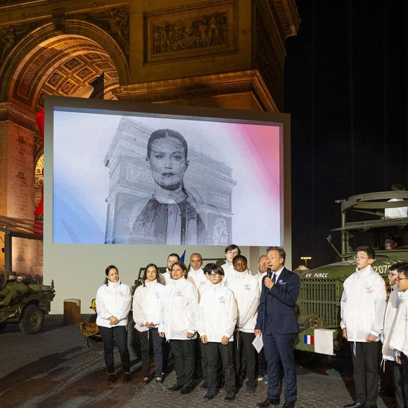 Exclusif - Stéphane Bern - Emission "Le concert pour la paix" sur les Champs-Elysées à Paris, retransmis en direct sur France 2, le 8 mai 2025. @ Christophe Clovis - Pierre Perusseau / Bestimage