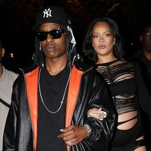 Prêts à goûter aux joies de la parentalité une troisième fois. 


Rihanna et son compagnon A$AP Rocky à L'Arc, à Paris